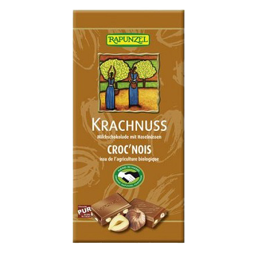 cioccolato al latte con nocciole cioccolato al latte con nocciole
